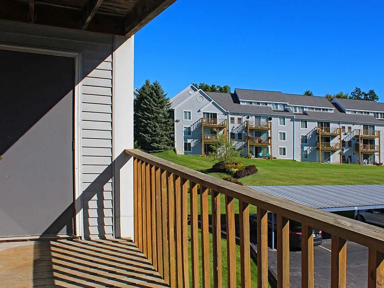 Harbor Cove Apartments — Photo 21