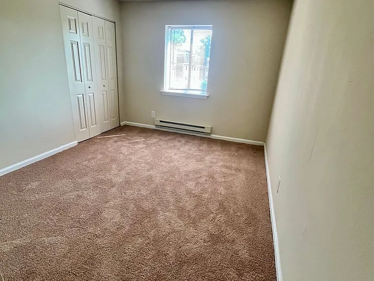 Oak Tree Apartments — Photo 44