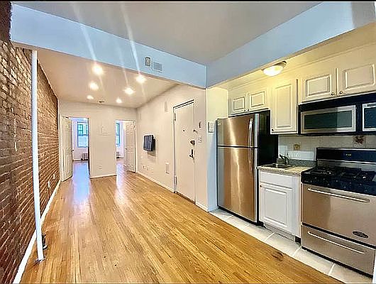 1st image of 442 W 45th St #2R