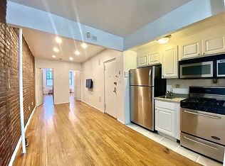 442 W 45th St #2R, New York, NY 10036