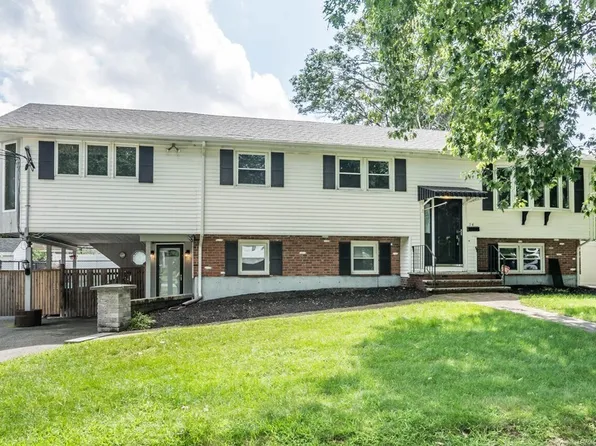 54 Michael Dr, Brockton, MA 02301