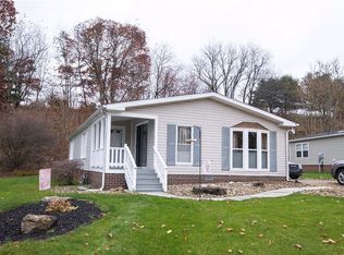 252 Rock Lake Dr, Zelienople, PA 16063