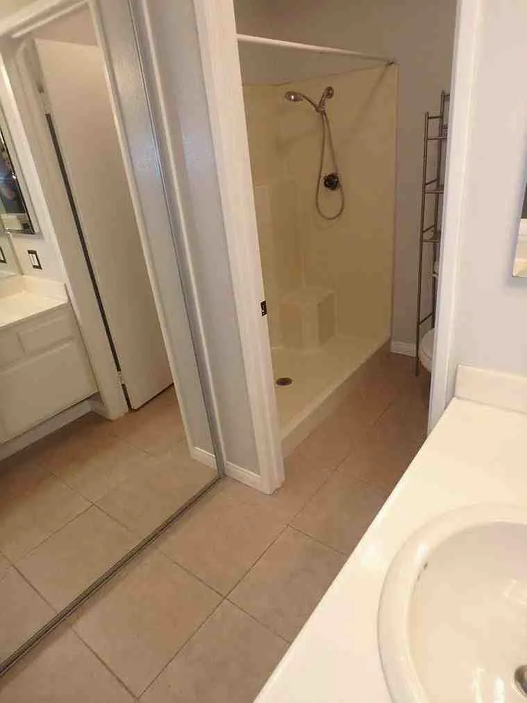 3 bed, 2.5 bath, 1341 sqft, $3,700 — Photo 3