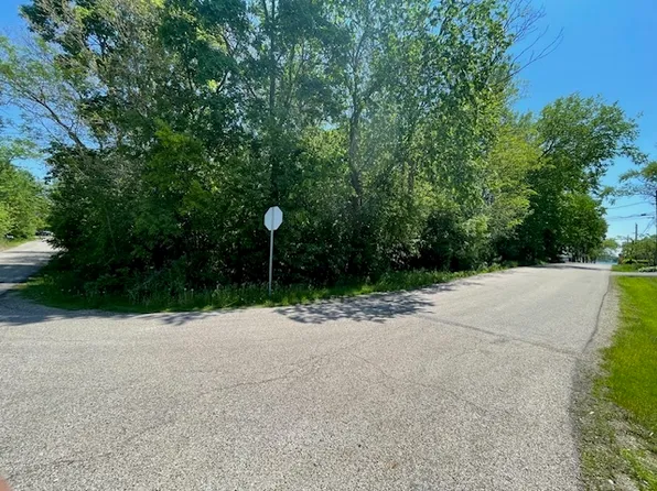(undisclosed Address), Round Lake, IL 60073