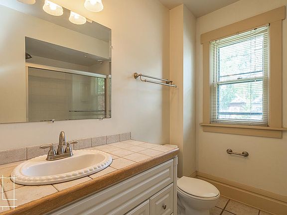 4th image of 350 Wilber Ave #350