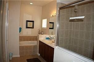 WHI4P108ND-master-bathroom