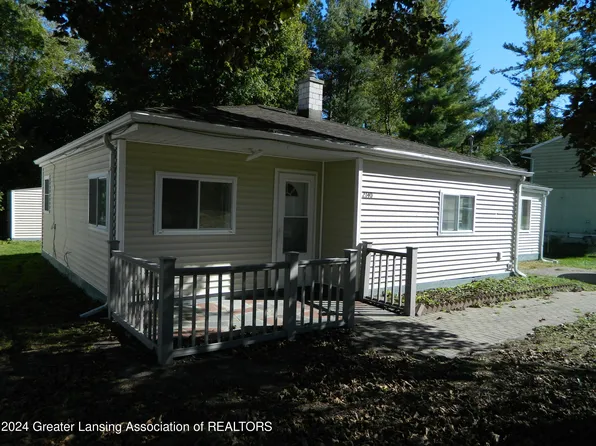 2140 Park Ln, Holt, MI 48842