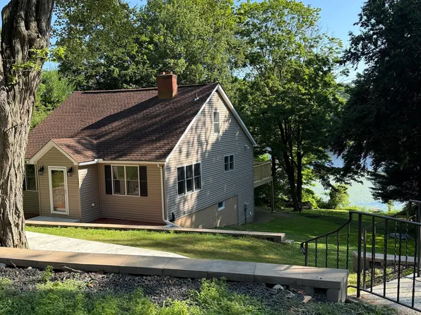326 Lake Shore Drive, Middlebury, CT 06762