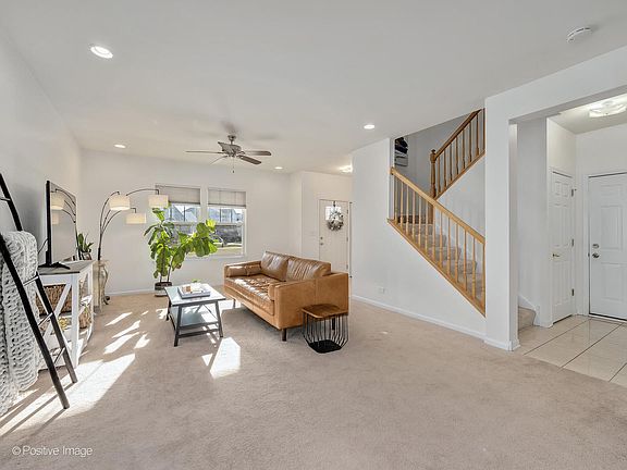 2nd image of 142 W Arlington Dr