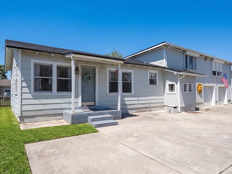 403 Saint Augustine Blvd — Photo 2