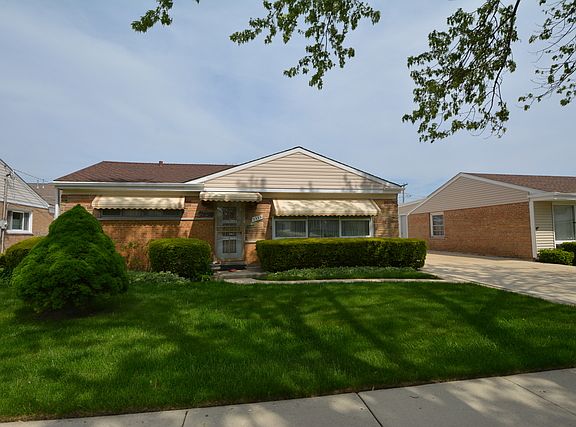 2nd image of 8333 N Oconto Ave