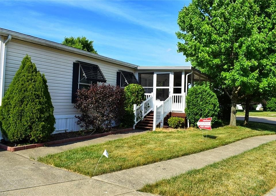 1st image of 12 Emerald Ln #12
