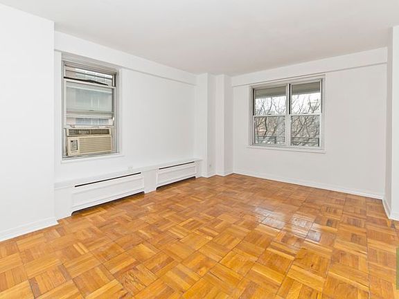 3rd image of 570 Grand St APT H406