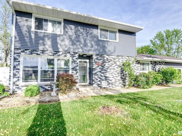 312 Carrie Ln, Chatham, IL 62629