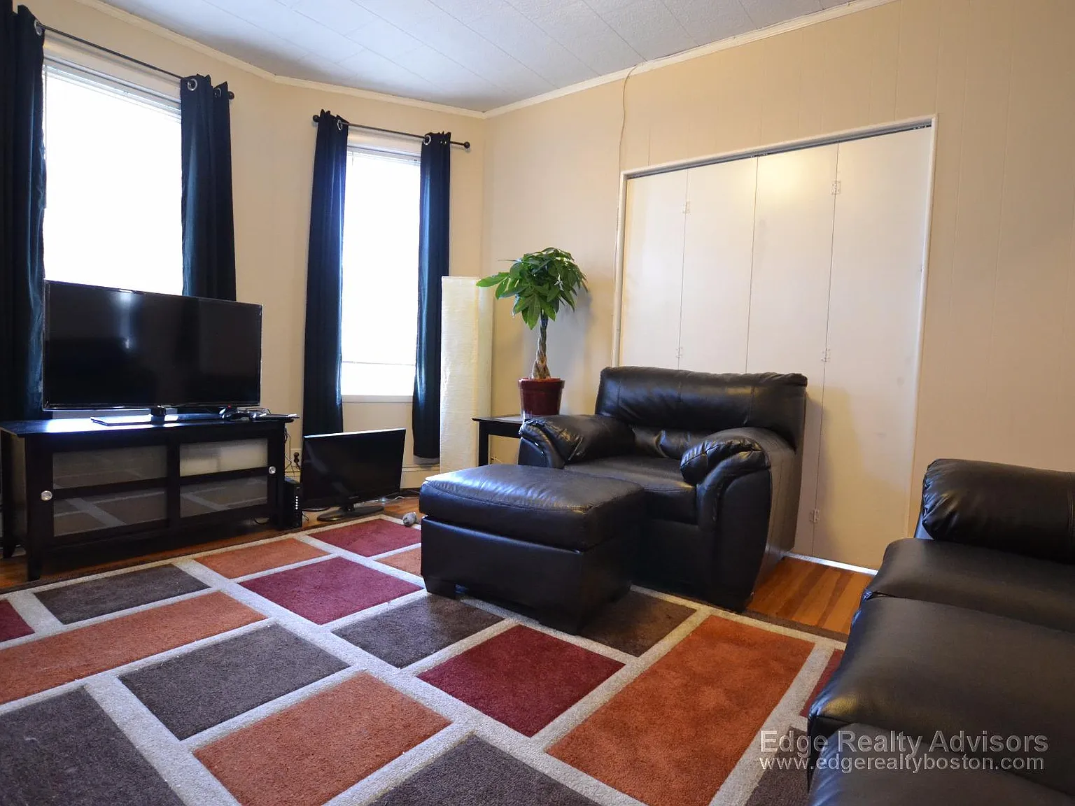 3 bed, 1.0 bath, $2,800 — Photo 4