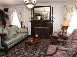 206 Chicago St, Valparaiso, IN 46383