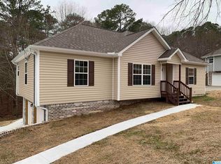 801 Lakeshore Cir, Warrior, AL 35180