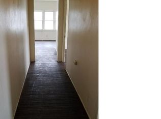 109 N 4th St, Capron, IL 61012