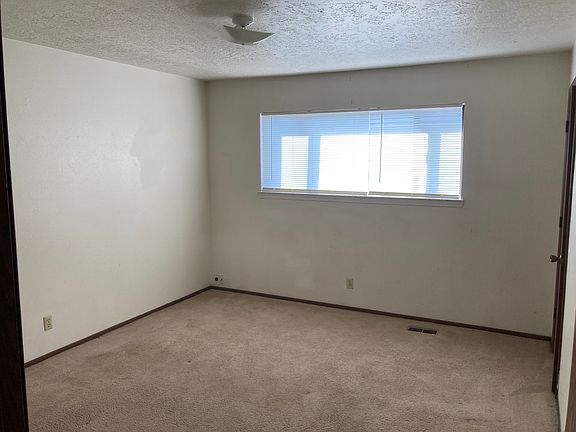 5th image of 3323 N Buena Vista Ave #3