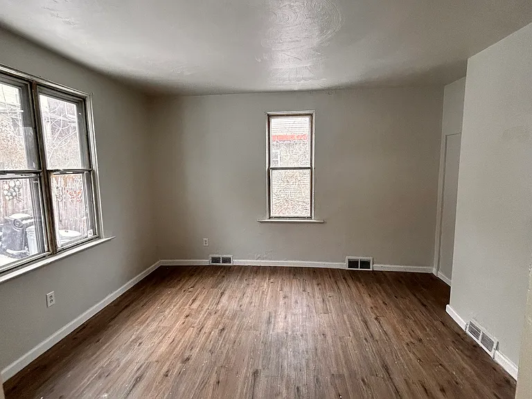 268 Seneca St — Photo 5
