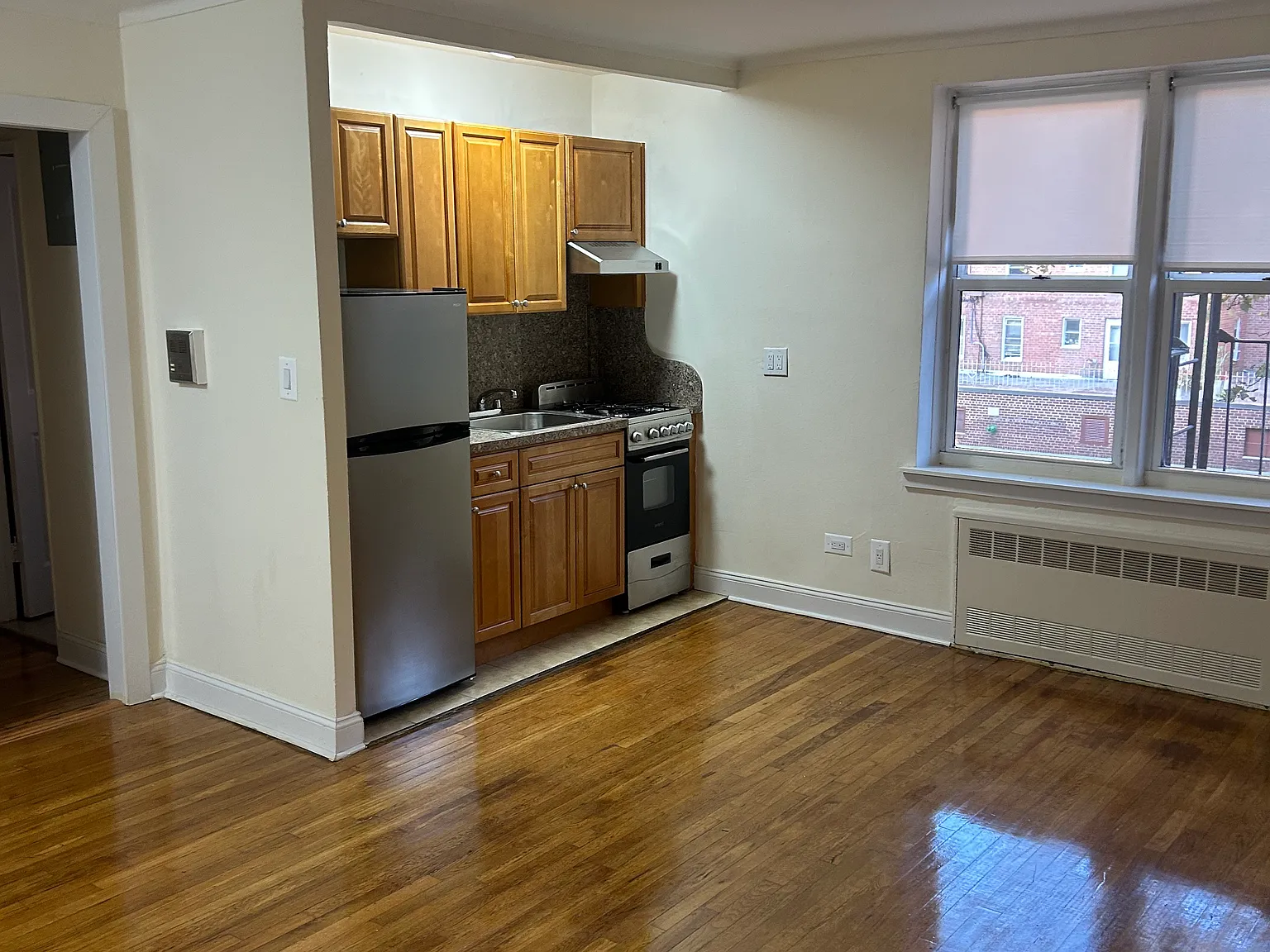Studio, 450 sqft, $1,850 — Photo 3