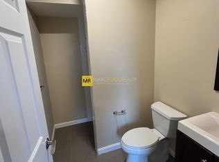 53 Chelsea St #4C, Boston, MA 02128