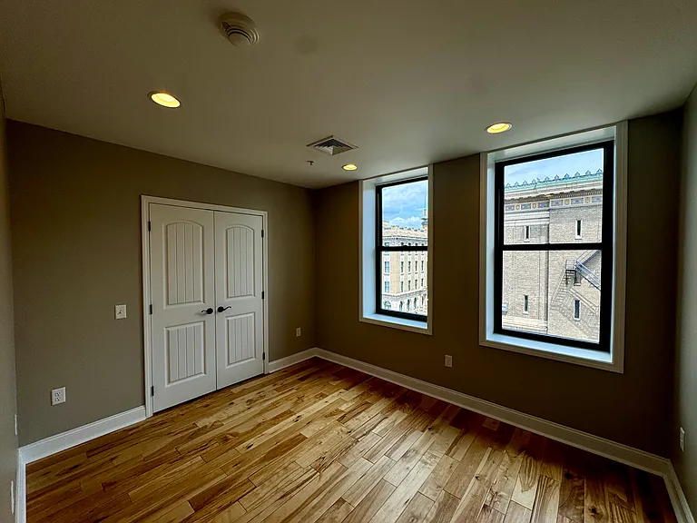 11 W Market St #404 — Photo 14