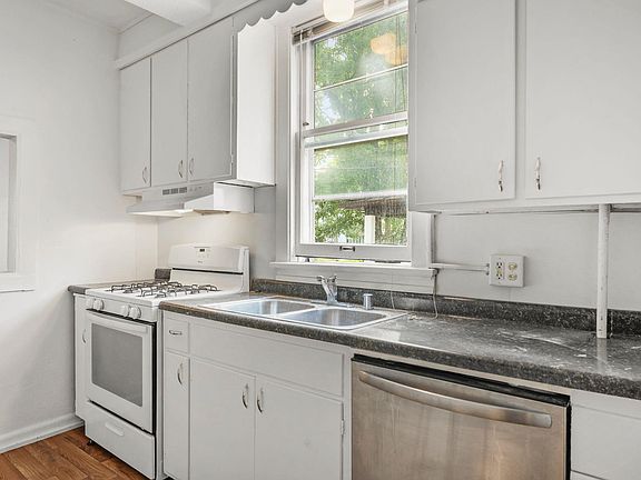 5th image of 2954 Milwaukee St