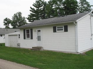 613 E North St, Clinton, IL 61727