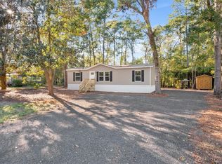 1144 Cypress St SE, Darien, GA 31305