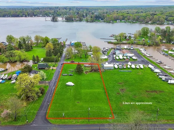 306 King St, Sterling, NY 13156
