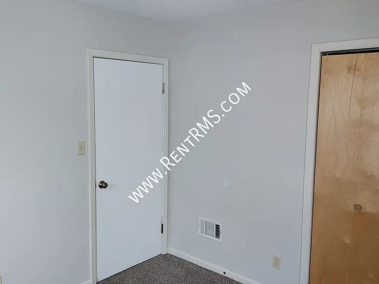 1614 SW College Ave #C — Photo 9