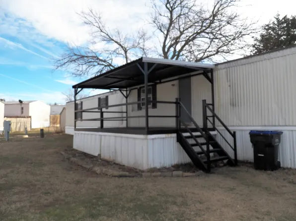903 E Maguire Rd Trailer 133, Noble, OK 73068