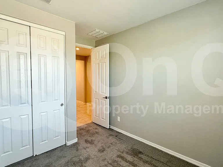 15711 W Monroe St — Photo 10