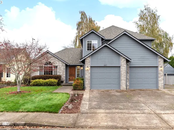 221 Chimney Rock Ln, Eugene, OR 97404