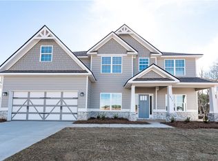 1811 Solamere Ct, Auburn, AL 36832