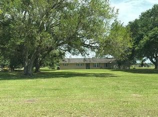 723 Campbell Rd, Winnie, TX 77665