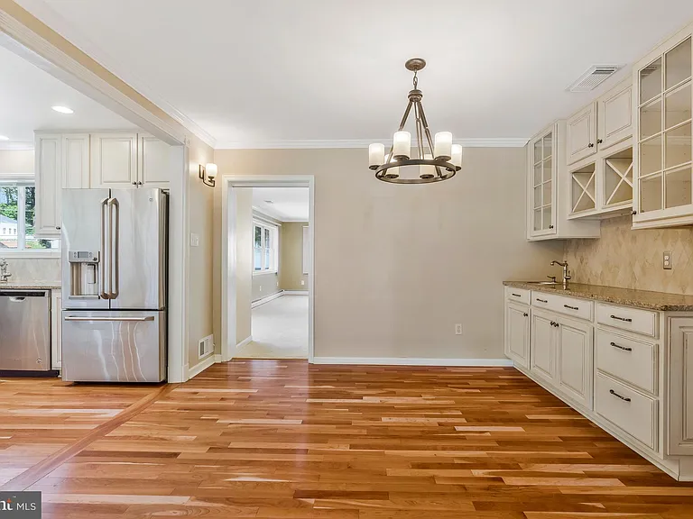 304 Patrick St SW — Photo 29
