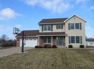 2207 Bella Fiore Ln, Pontiac, IL 61764