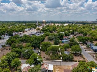 1316 N San Marcos St, Seguin, TX 78155