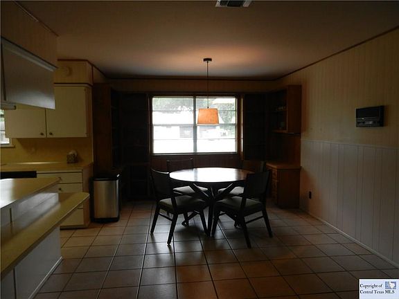 5th image of 806 Timber Dr