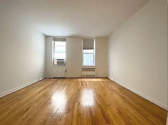 2nd image of 1645 2nd Ave #3