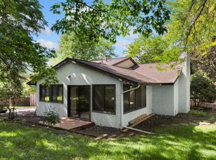 925 Windemere Curv N, Plymouth, MN 55441