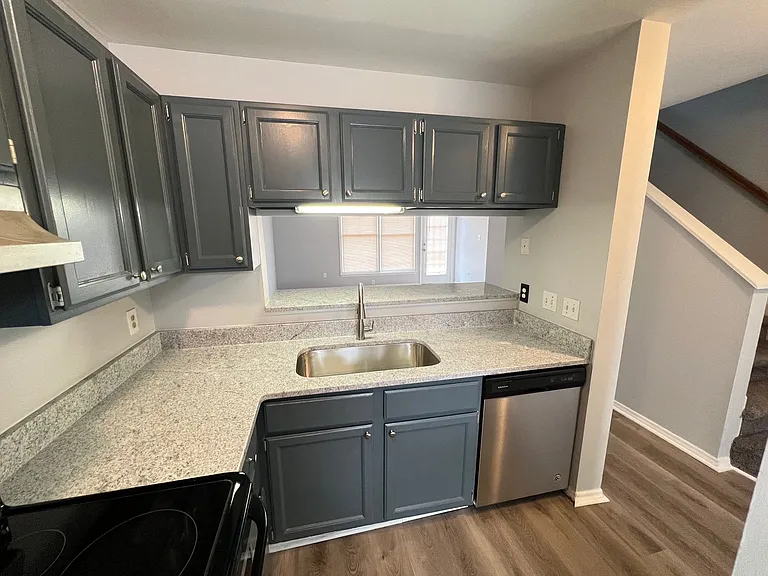 15 Astor Ct — Photo 7