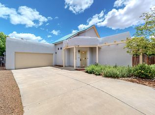 7208 Vuelta De La Luz, Santa Fe, NM 87507