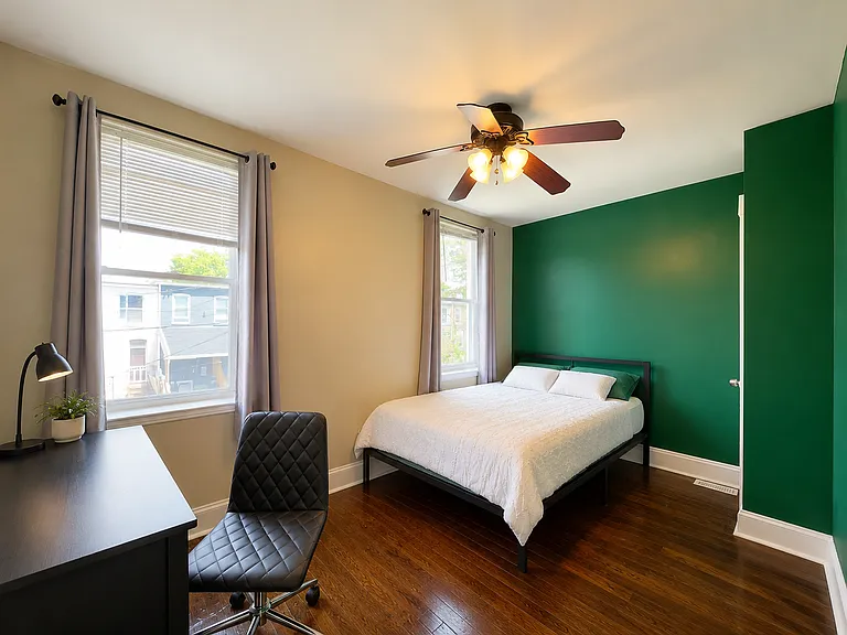 322 E Lorraine Ave — Photo 6