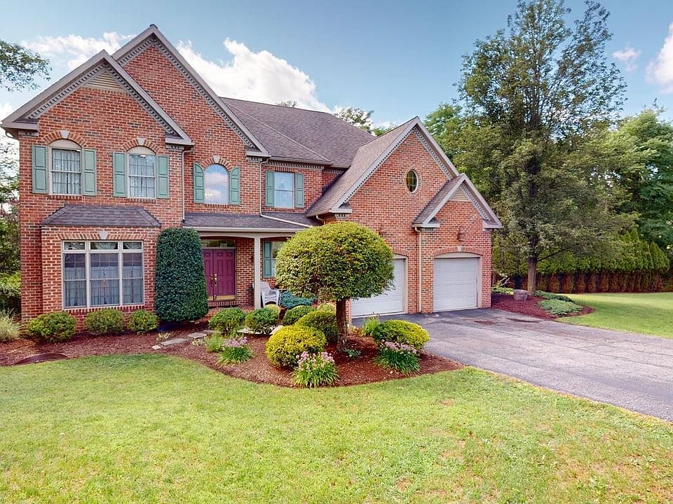 1st image of 1625 Oakmont Dr