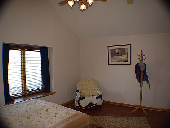 5th image of 2801 N Belvedere Ave