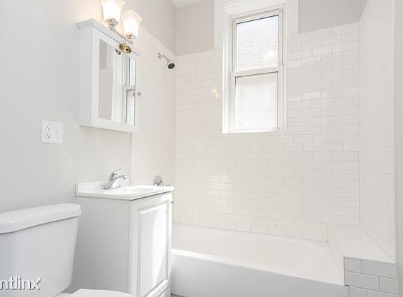 845 Leavitt Bathroom
