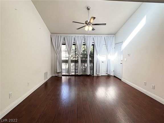 3rd image of 5126 S Jones Blvd Unit 208